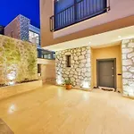 Вилла Honeymoon With Luxury Indoor And Outdoor Pools In Kalkan