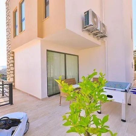 Honeymoon With Luxury Indoor And Outdoor Pools In Kalkan ヴィラ カシュ