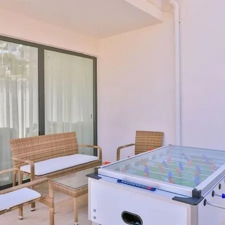 Honeymoon With Luxury Indoor And Outdoor Pools In Kalkan *