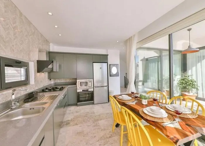 Villa Honeymoon With Luxury Indoor And Outdoor Pools In Kalkan