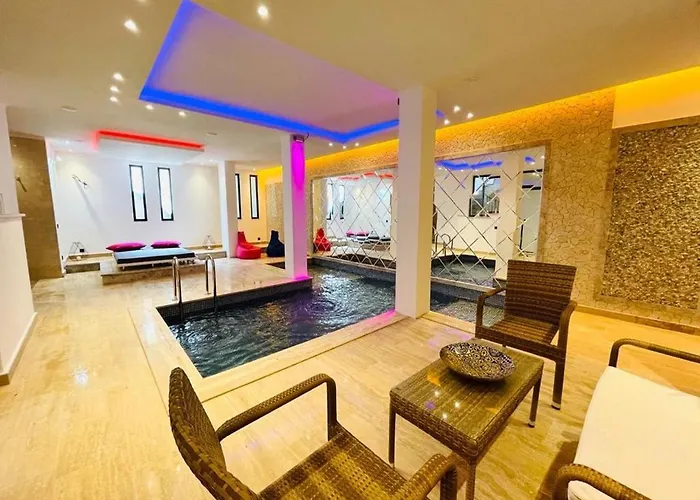 Honeymoon With Luxury Indoor And Outdoor Pools In Kalkan Villa *