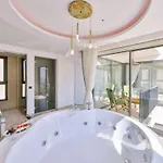 Honeymoon With Luxury Indoor And Outdoor Pools In Kalkan ヴィラ カシュ