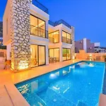 ヴィラ Honeymoon With Luxury Indoor And Outdoor Pools In Kalkan