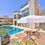 Honeymoon With Luxury Indoor And Outdoor Pools In Kalkan ヴィラ *