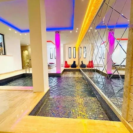 ヴィラ Honeymoon With Luxury Indoor And Outdoor Pools In Kalkan *